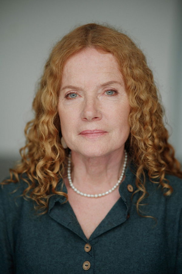 Irina Brazgovka's headshot