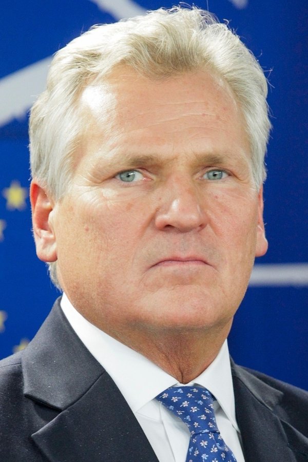 Aleksander Kwaśniewski's headshot