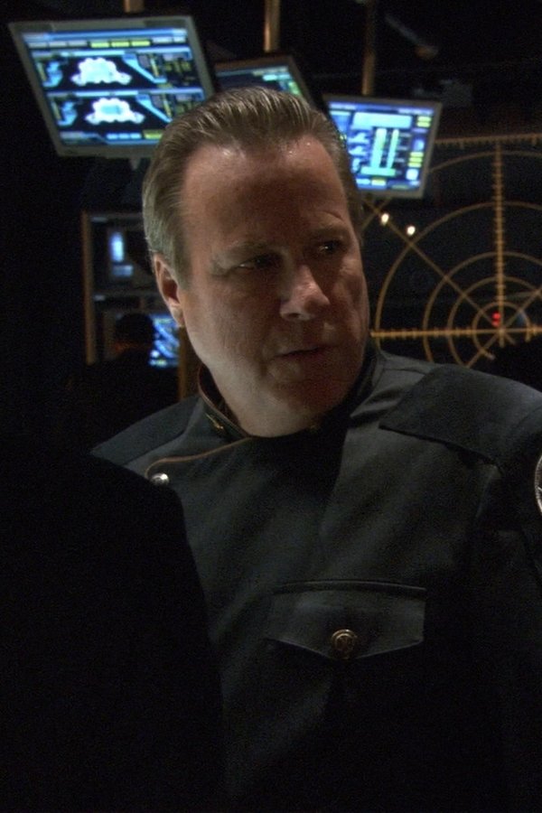 Battlestar Galactica (2004) – S02E17 – Onore al merito