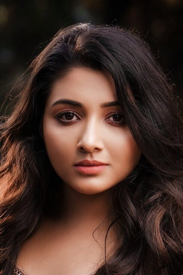 Mirnaa's headshot