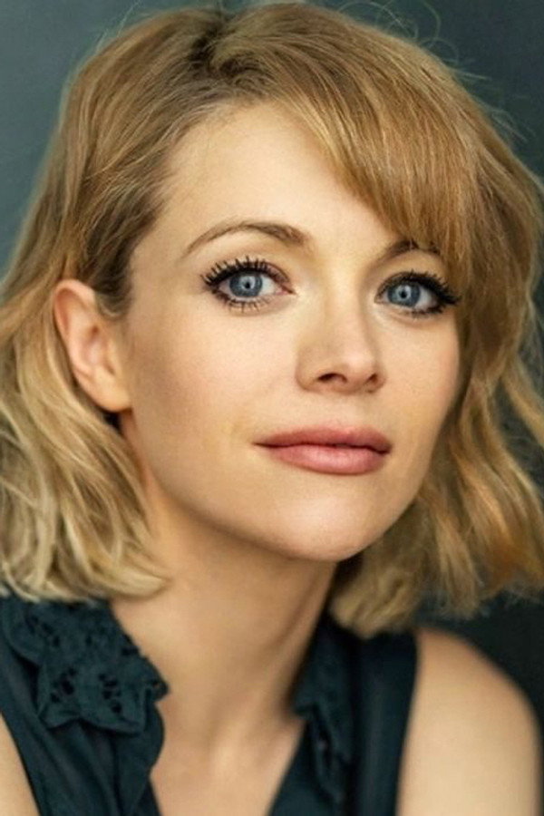 Antonia Bernath's headshot
