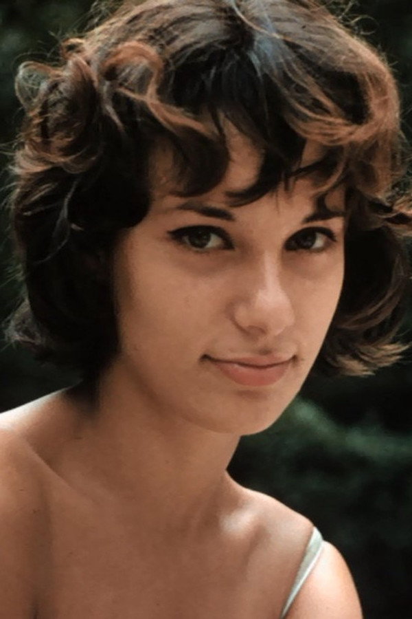 Bernadette Lafont's headshot
