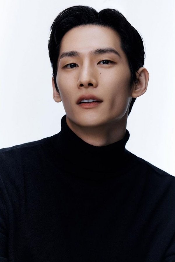 Park Hyeong-seop's headshot