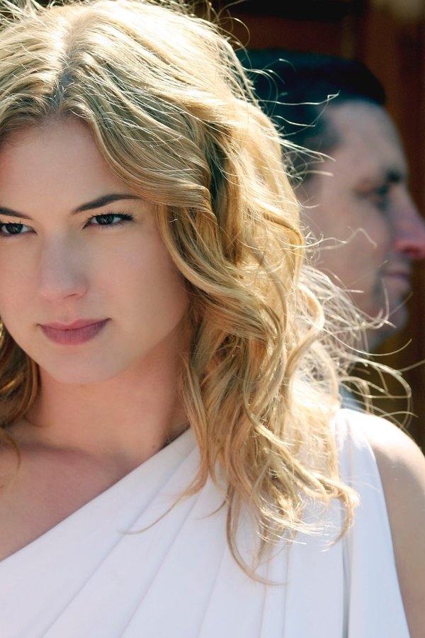 Revenge – S01E01 – Il domino della vendetta