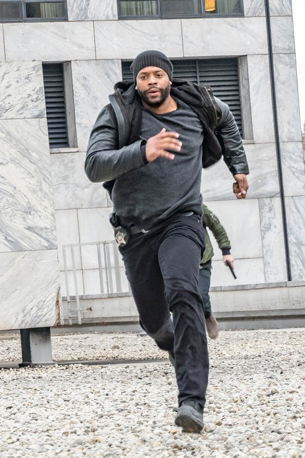 Chicago P.D. – S04E18 – Uno sprazzo di luce