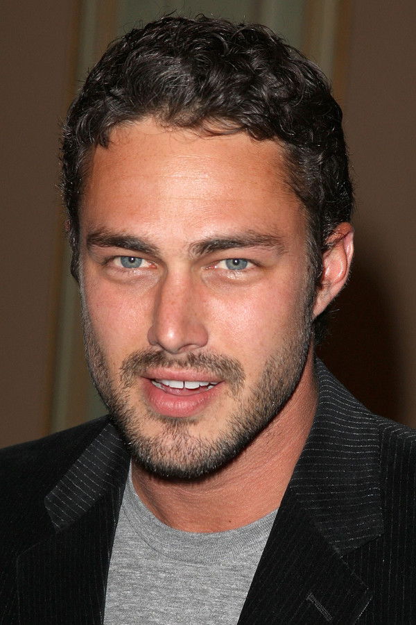 Taylor Kinney's headshot