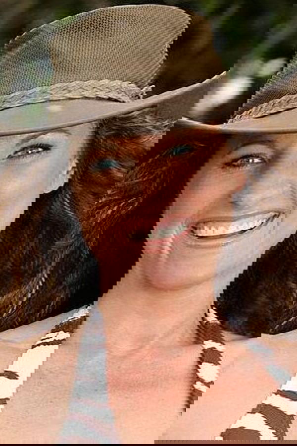 Jerri Manthey's headshot