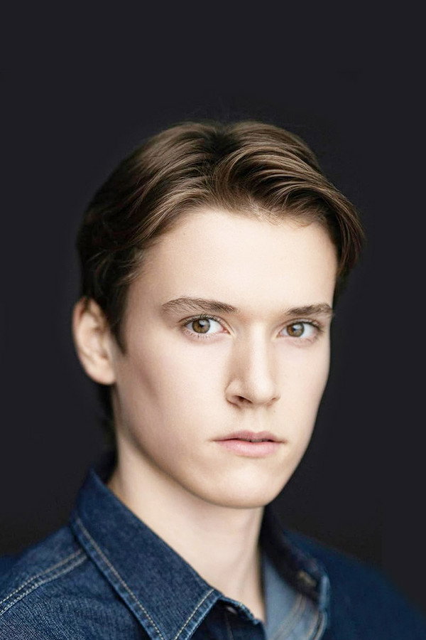 Everett Andres's headshot