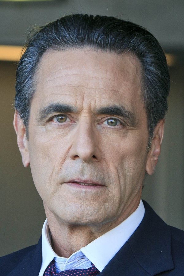 Robin Thomas's headshot