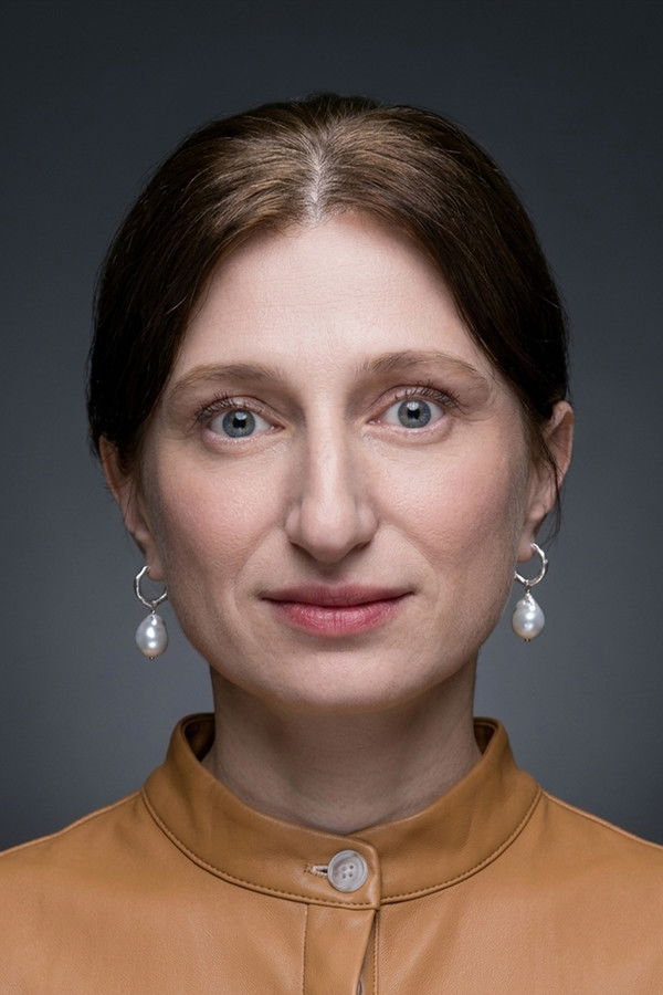 Nezaket Erden's headshot