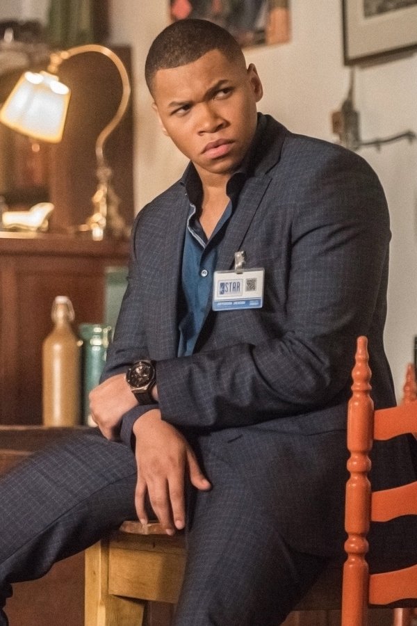 DC’s Legends of Tomorrow – S02E16 – Doomworld