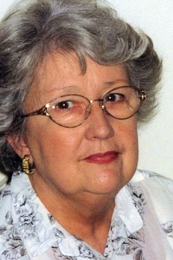 Lucie Dolène's headshot