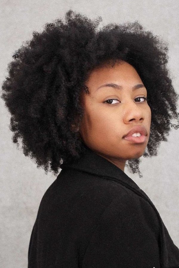 Aline Centeno's headshot
