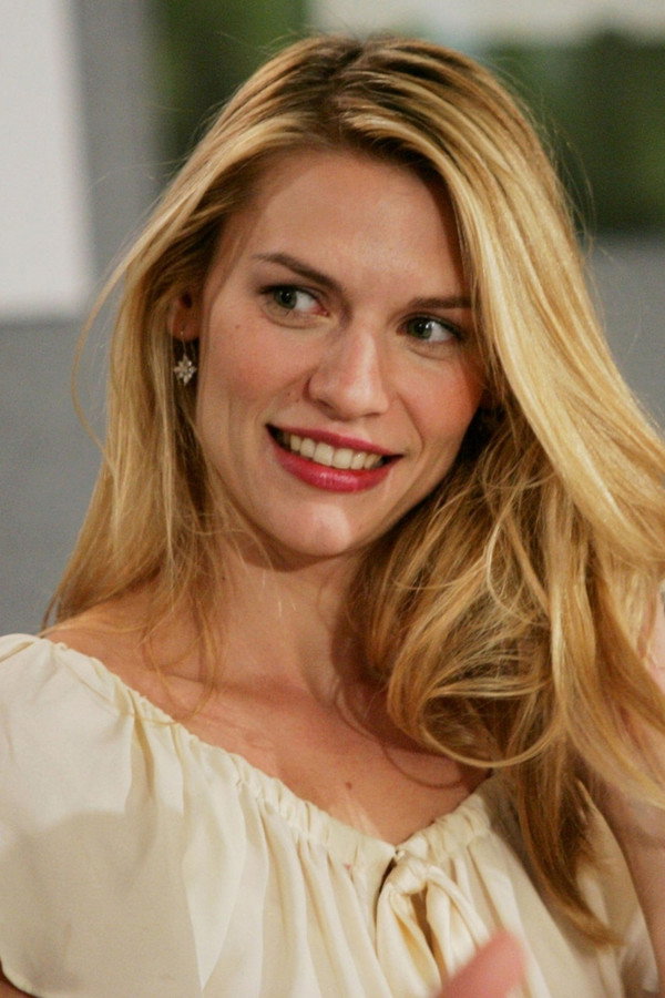 Claire Danes's headshot