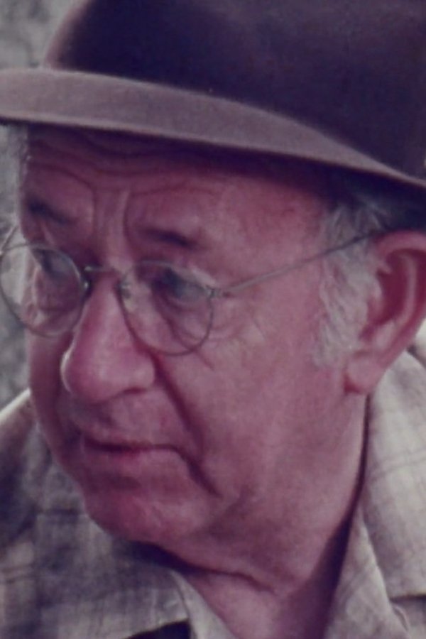 Harry Bauer's headshot