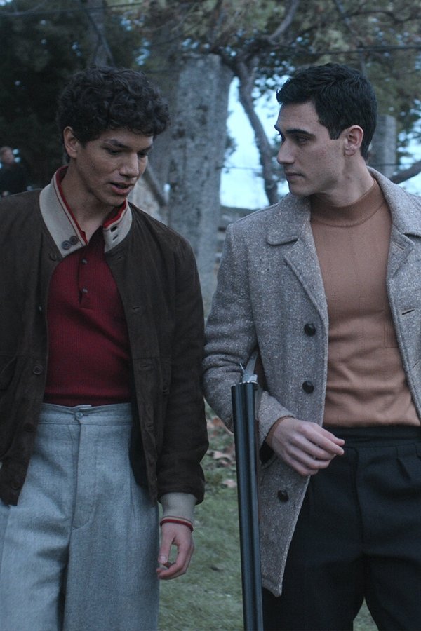 Qualcuno deve morire – S01E01 – Episodio 1