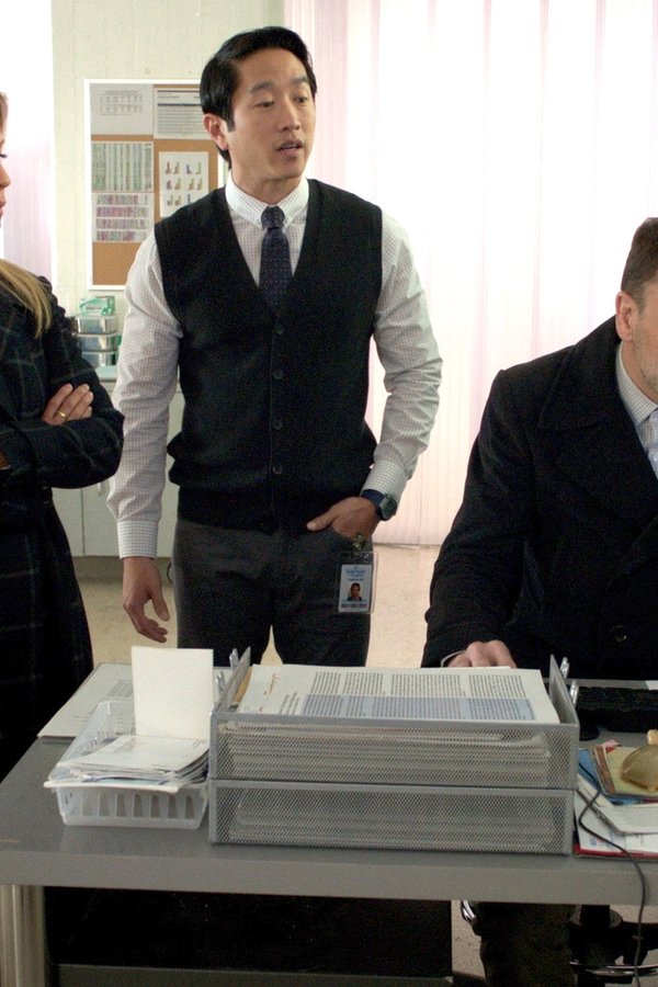 Elementary – S07E11 – Senza amici