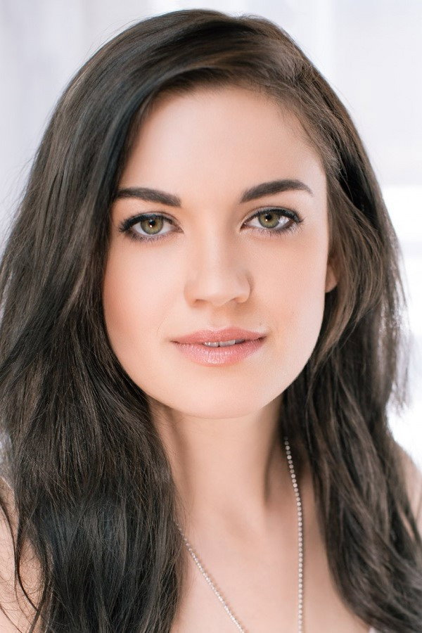 Julia Maxwell's headshot