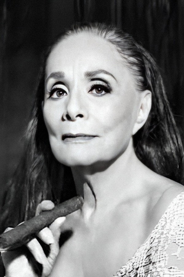 Pilar Pellicer's headshot