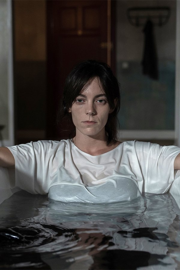 Regina Rossa – S01E01 – Un salto