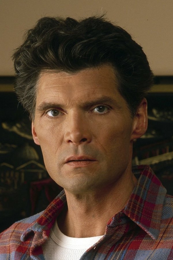 Everett McGill's headshot