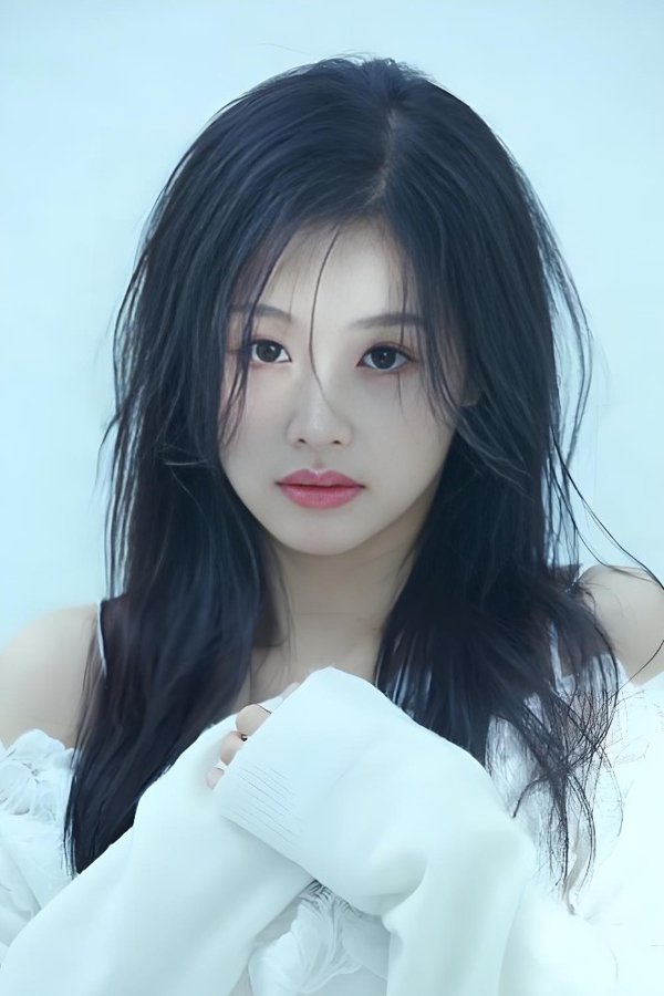 余茵