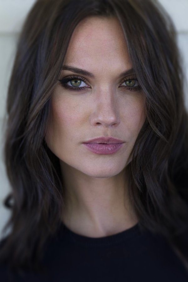 Laura James's headshot