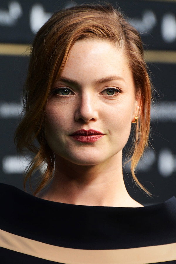 Holliday Grainger's headshot