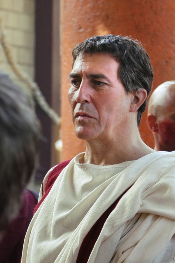 Roma – S01E04 – Rubare a Saturno