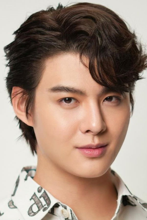 Suppapong Udomkaewkanjana's headshot