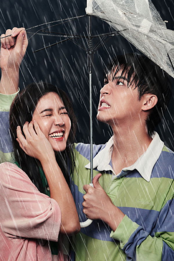 OMG! Oh My Girl (2022) backdrop image