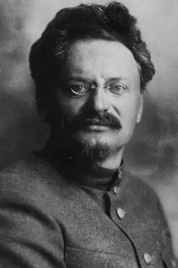 Lev Trotskiy's headshot