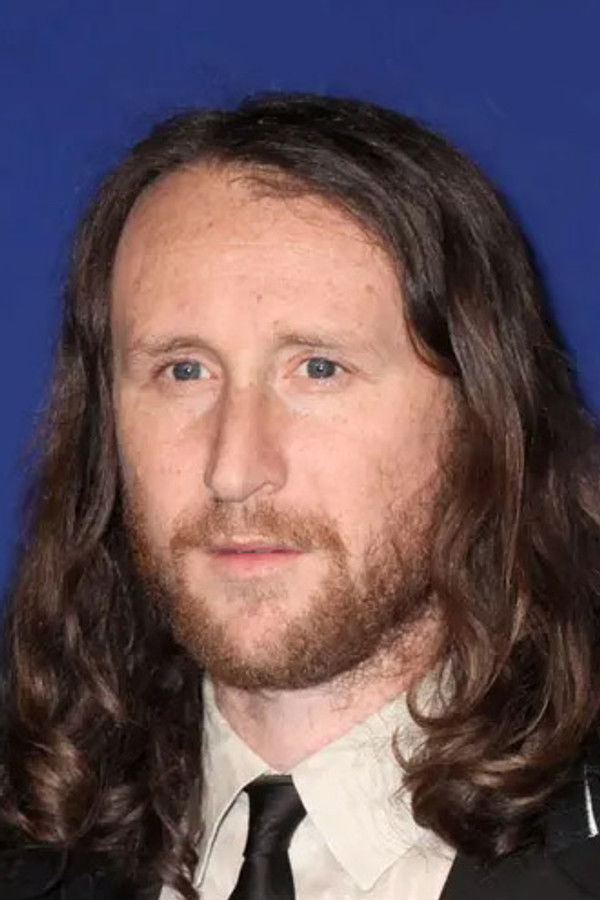 Mike Einziger's headshot