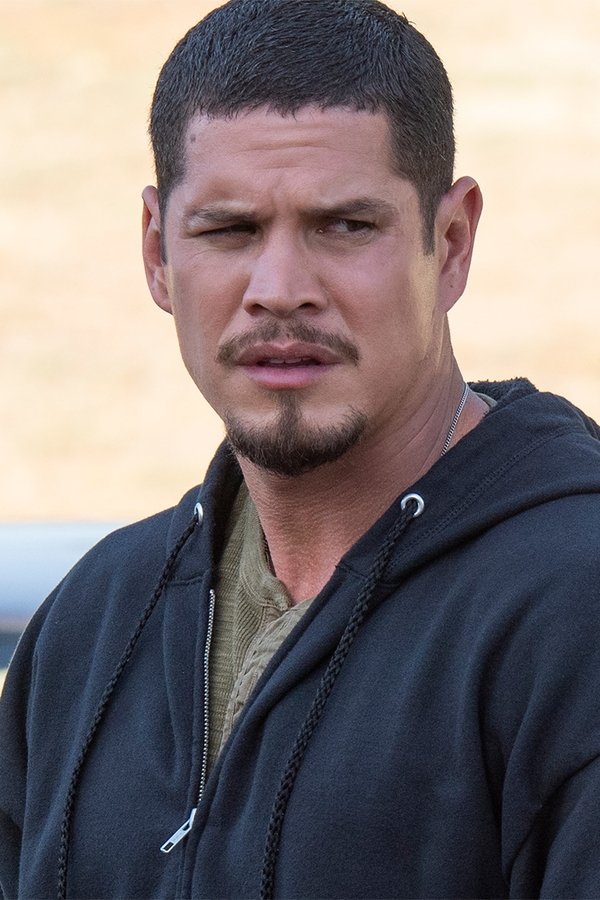 Mayans M.C. – S01E06 – Gatto/Mis