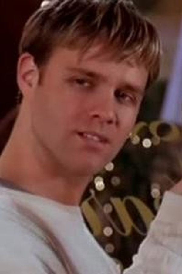 Beverly Hills 90210 – S09E26 – Episodio 26