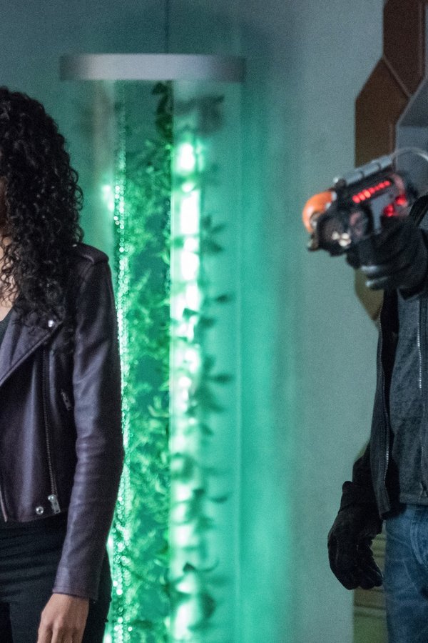 DC’s Legends of Tomorrow – S03E15 – All’inseguimento della pietra occulta