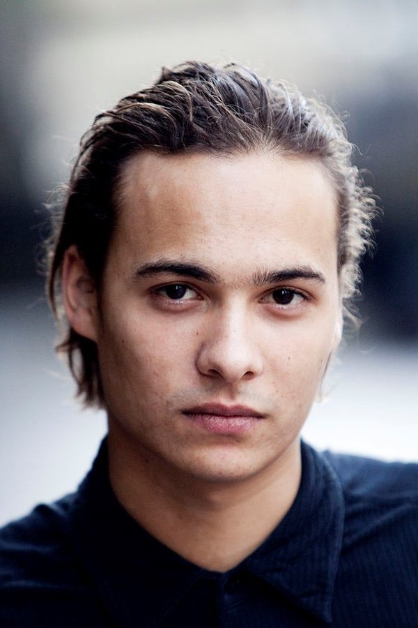 Frank Dillane's headshot