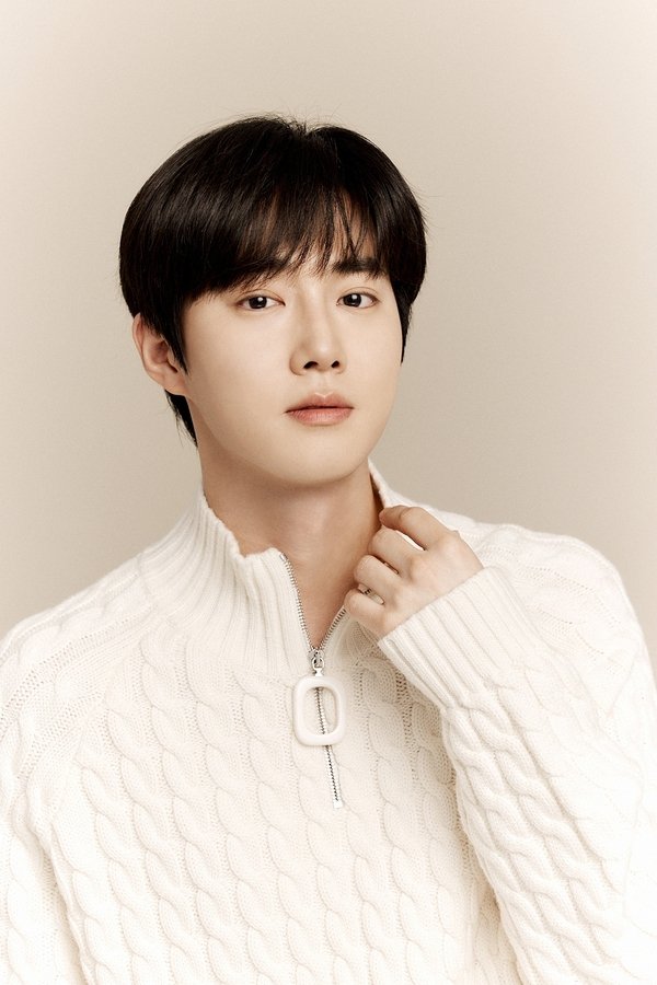 Suho's headshot