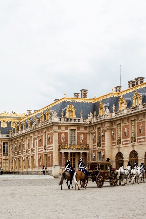 Versailles – S03E08 – Episodio 8