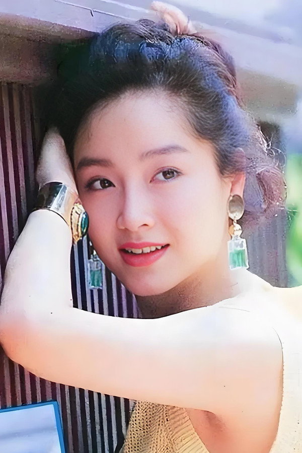 Tien Niu's headshot