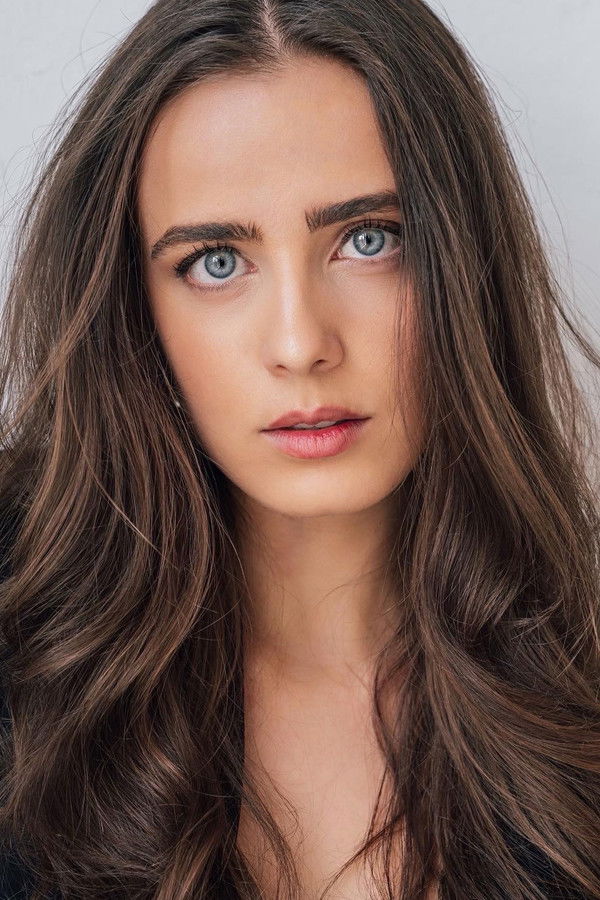 Julia Tomasone's headshot