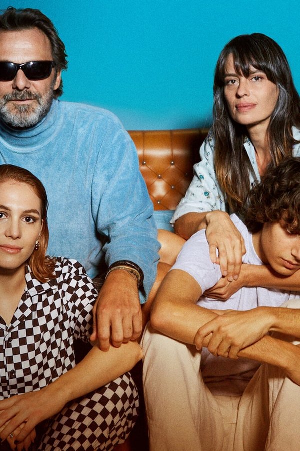 Mio fratello, mia sorella (2021) backdrop image