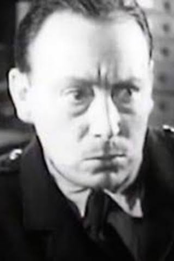 Leslie Dwyer's headshot