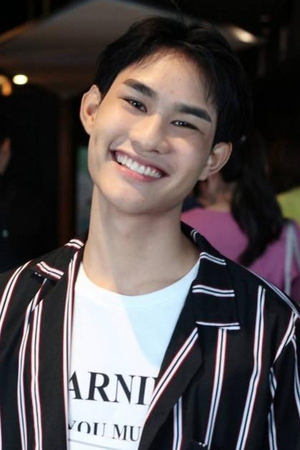 Tarn Punyakait's headshot