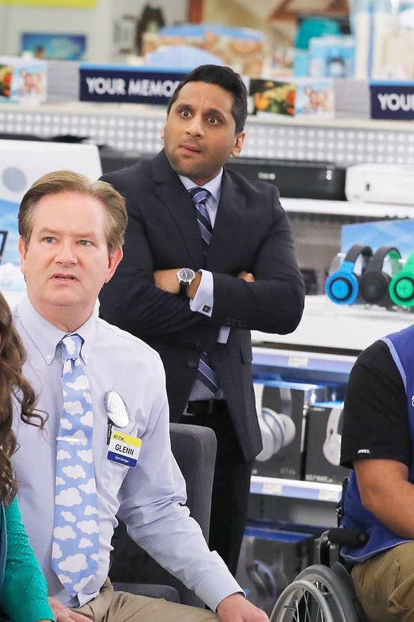 Superstore – S02E12 – Il nuovo che avanza