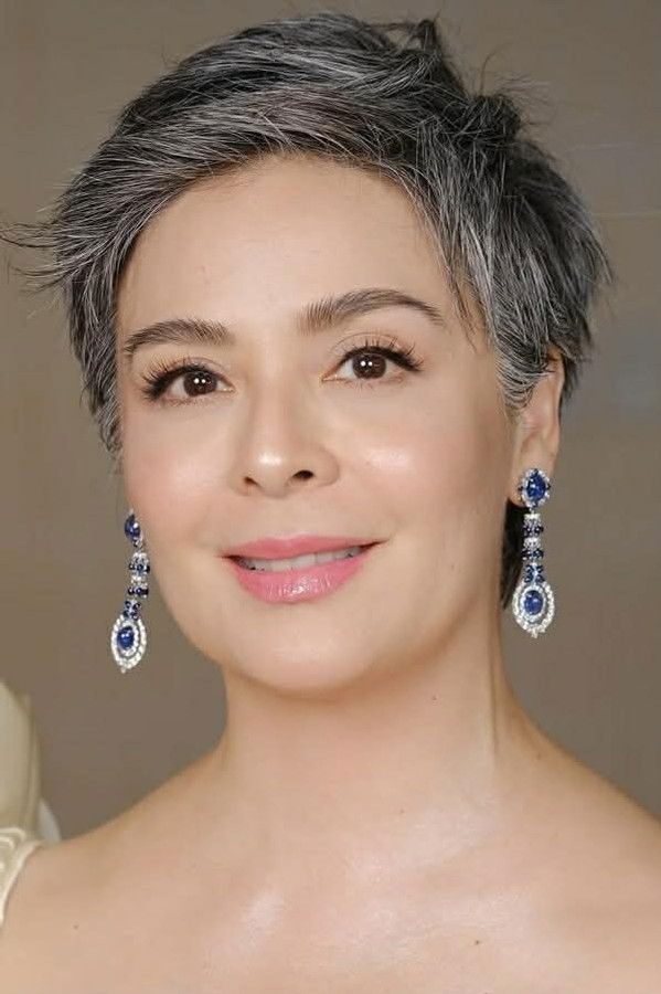 Dawn Zulueta's headshot