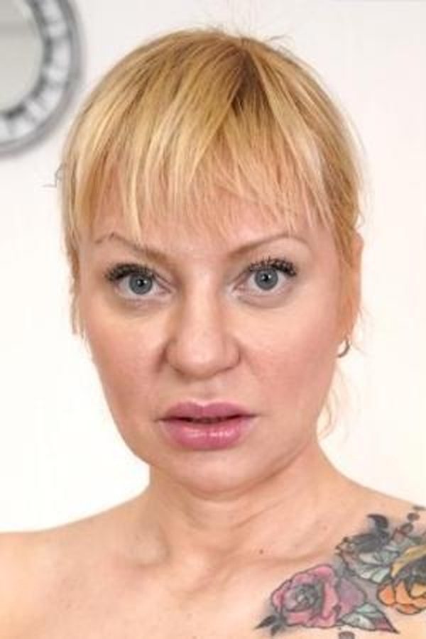 Anna Blond