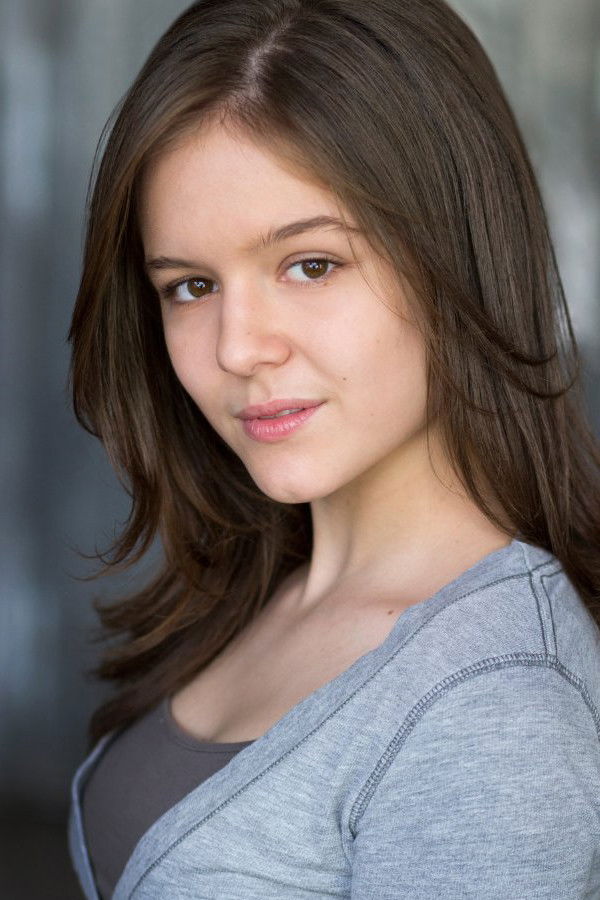 Izabela Vidovic's headshot
