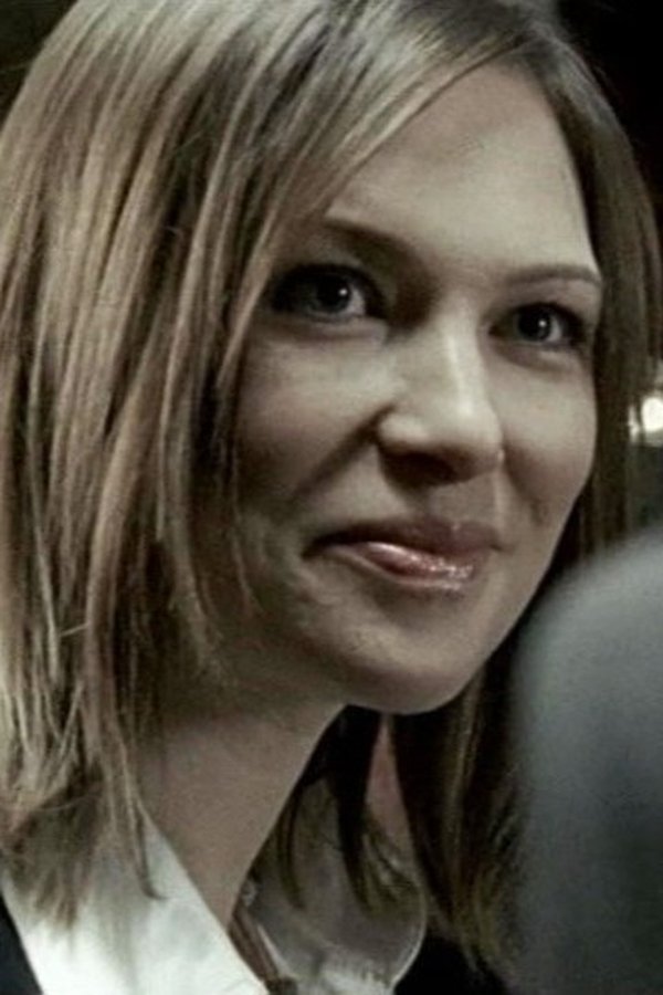 Bronwen Davies's headshot