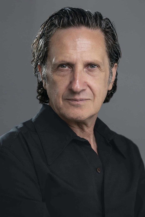 Antonio Estrada's headshot